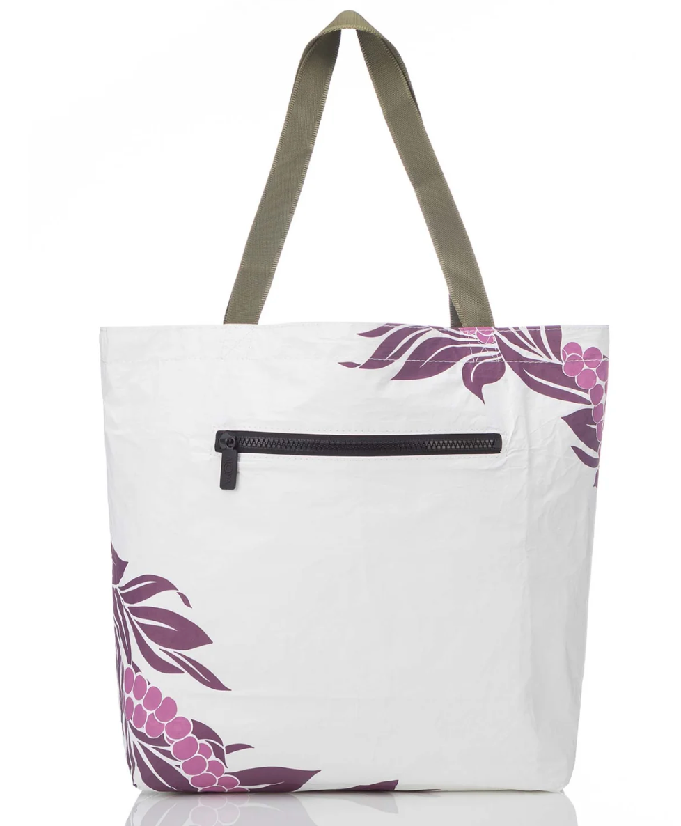 Kauai Mokihana 23 RVS Tote Berry