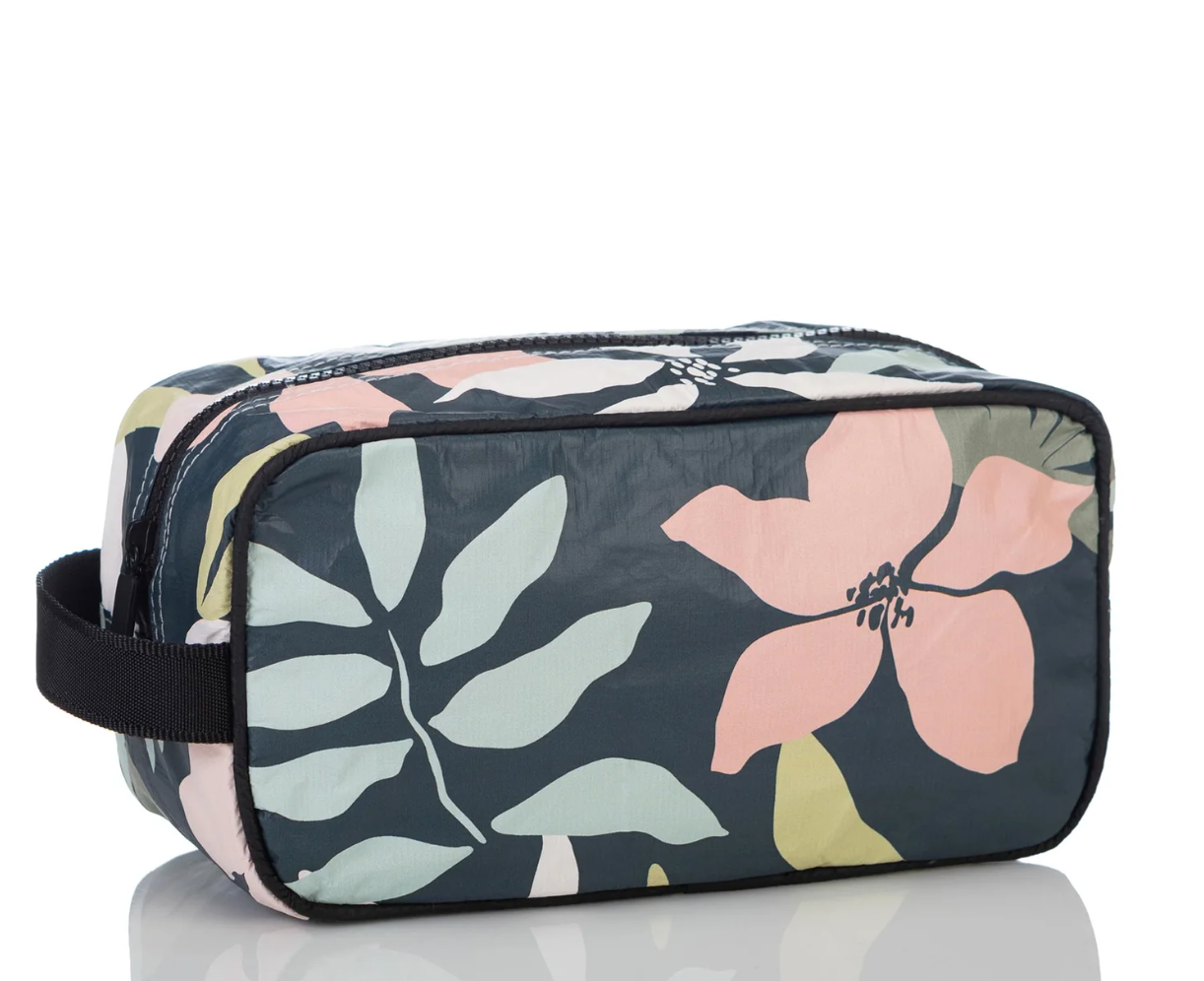 Flora Dopp Kit Eve