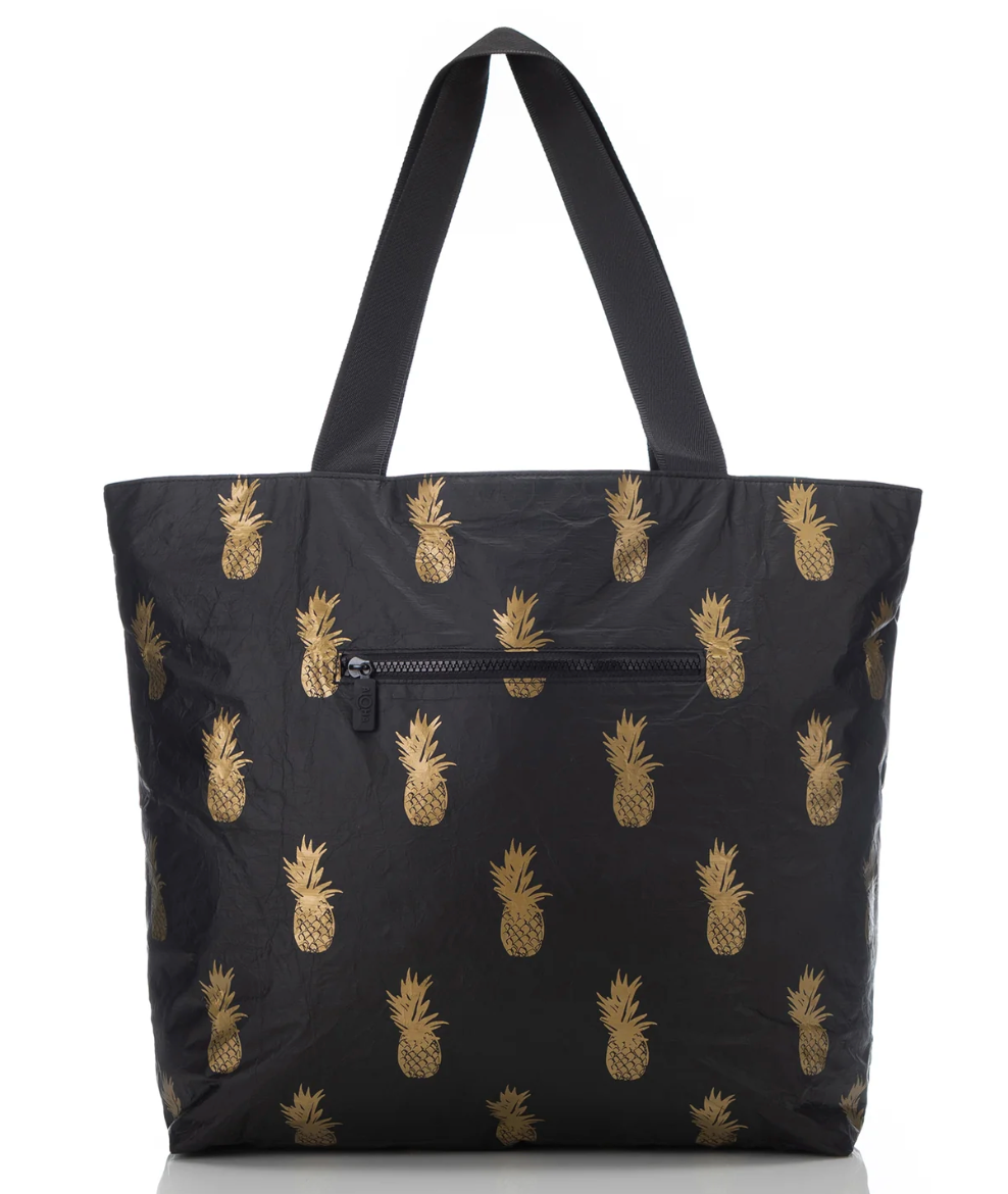 Day Tripper Pineapple Royale - Gold on Black
